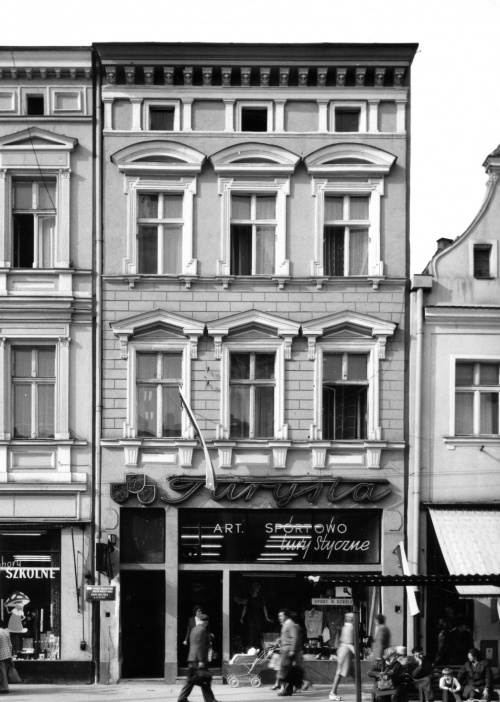 Leszno. Kamienica Rynek nr 6. Elewacja frontowa, stan w 1976 r. (fot. R. Kanikowski, AWUOZL), zdjęcie nr 5