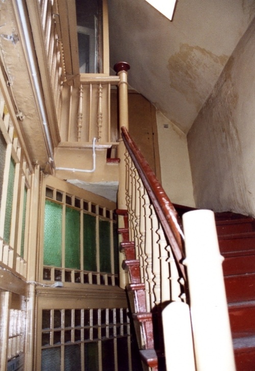 Leszno. Kamienica Rynek 8. Klatka schodowa. (fot. E. Siejkowska, 2002 r., AWUOZL), zdjęcie nr 8