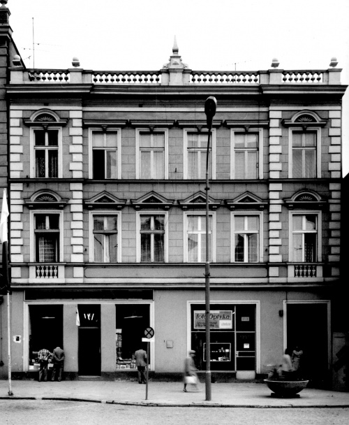 Elewacja frontowa, stan z 1976 r. (fot. R. Kanikowski, AWUOZL)