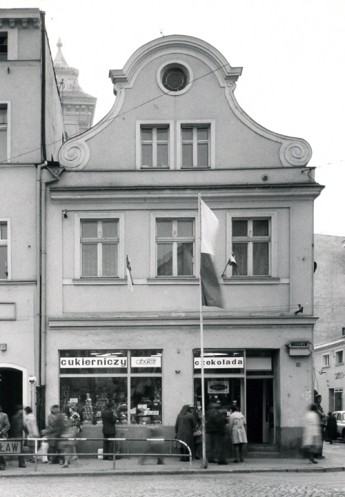 Leszno. Kamienica Rynek nr 38. Elewacja frontowa wg. fotografii z 1976 r. (fot. R. Kanikowski, AWUOZL)