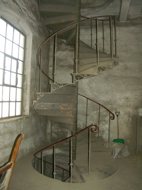 Schody kręcone łączące wszystkie poziomy budynku młyna. (AWUOZL), zdjęcie nr 7